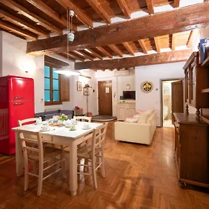 https://ponte-vecchio.it-tuscanyhotel.com