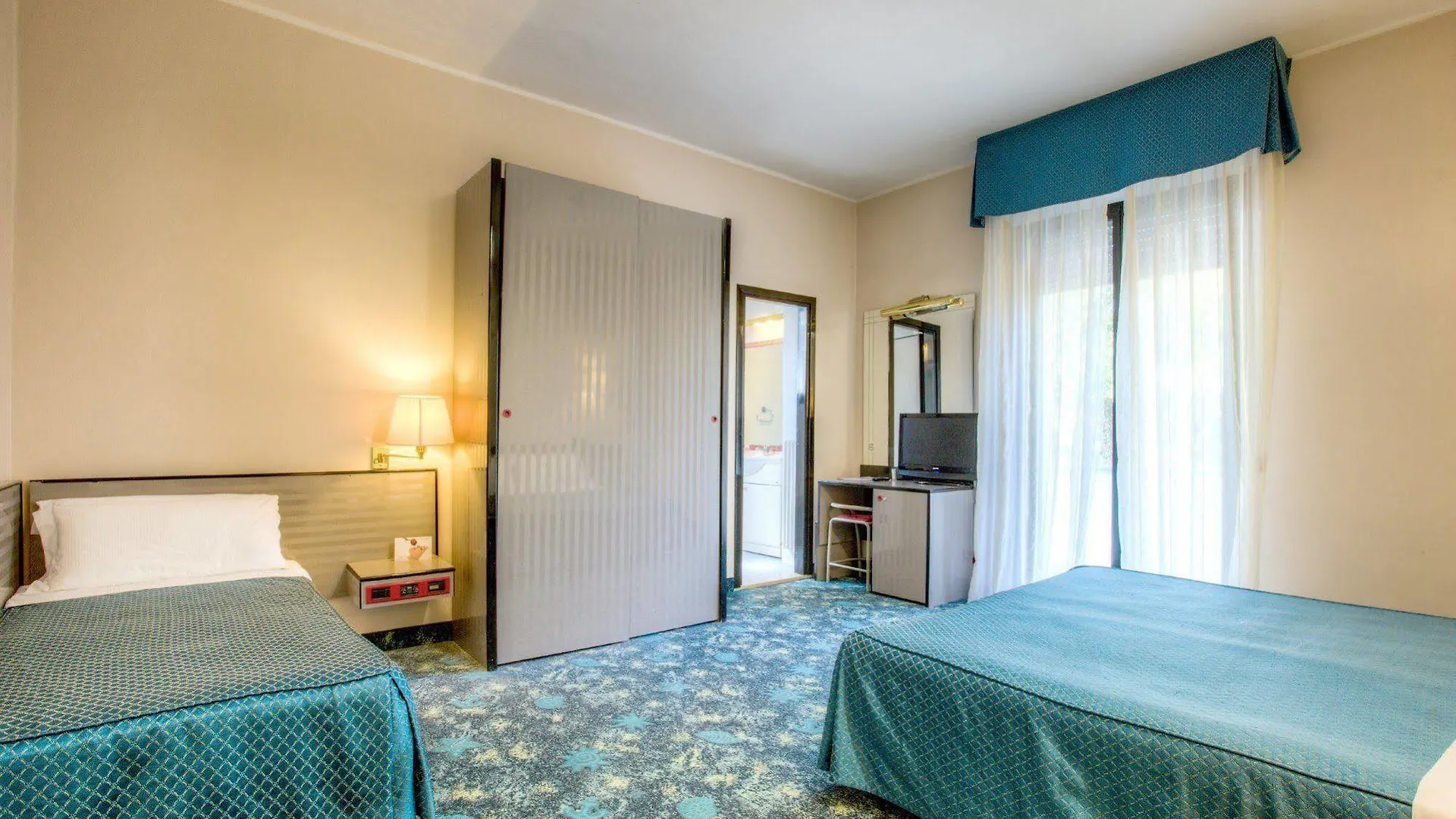 Hotel Boemia Riccione 4*,  Italia